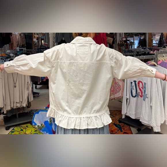 Off White Oversized Button Down with Ruffle Hem by Easel NWT - Picture 3 of 4
